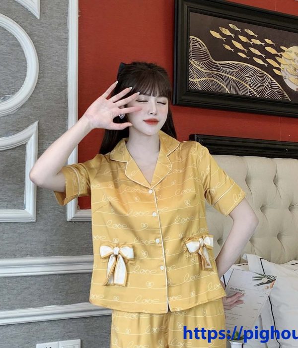 Bộ đùi cộc Vàng chữ Love