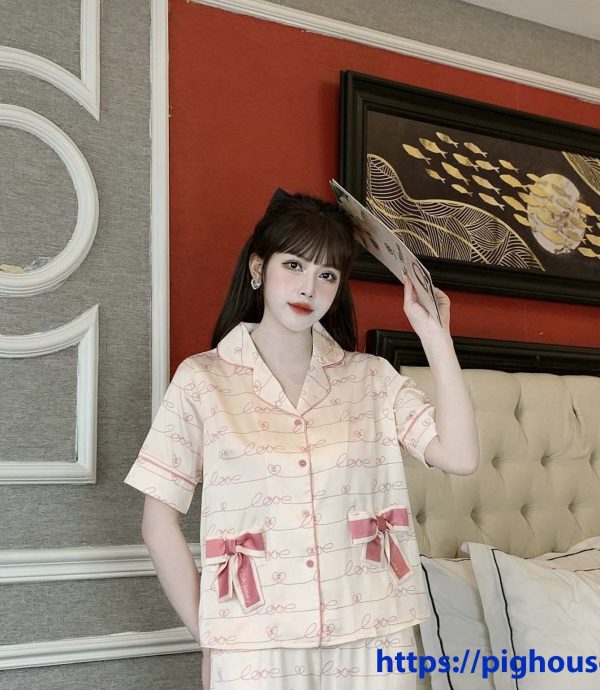 Bộ đùi cộc Hồng chữ Love