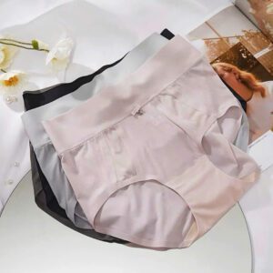 QuanSuSieuNheKhongVien