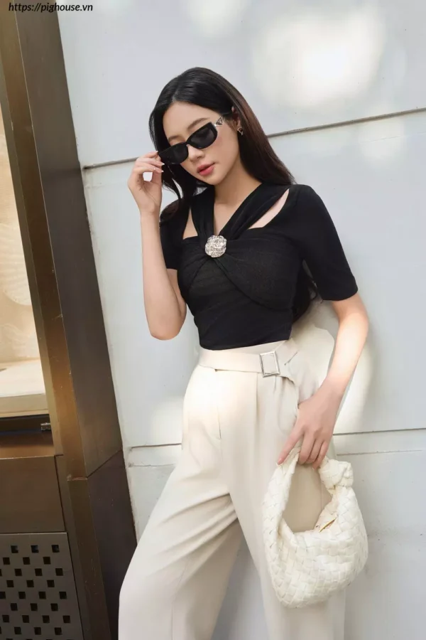 ao thun nhu om dang cutout
