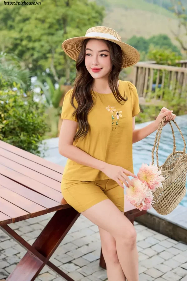 Đồ bộ đũi Bamboo thêu hoa quần đùi